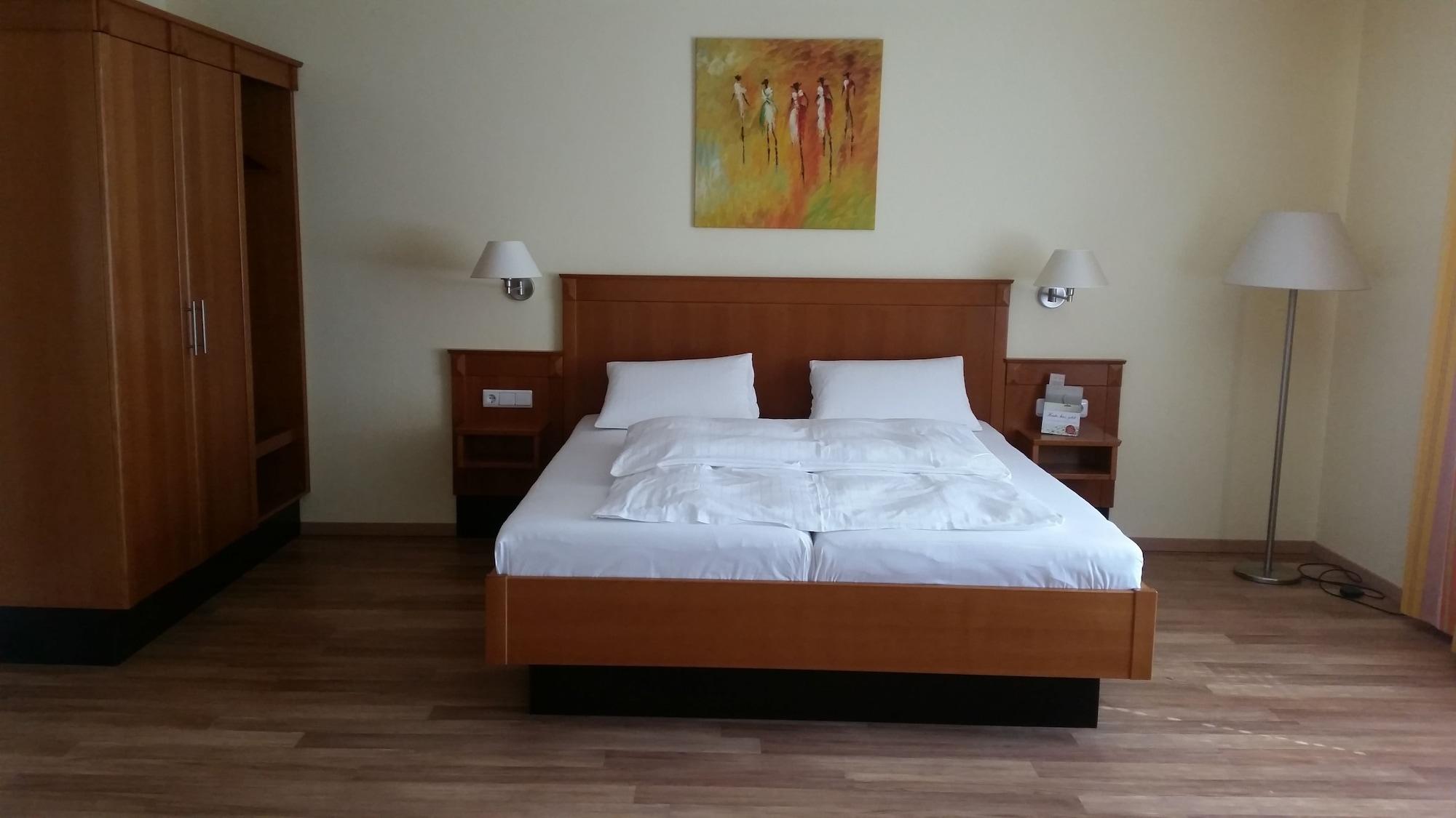 Apartment Hotel Kral - Business Hotel & Serviced Apartments Erlangen Exterior foto